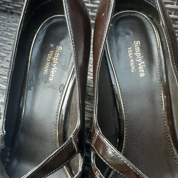 Size 10 Simply Vera square heal brown glossy shoes with fine buckles - Picture 2 of 10